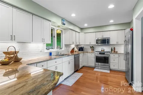 121 Stonecrest Drive Asheville NC 28803
