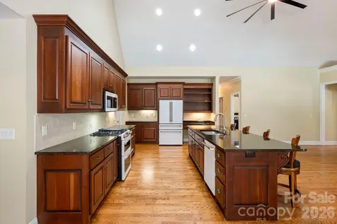 1851 29th Avenue Place NE Hickory NC 28601