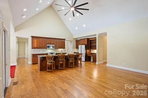 1851 29th Avenue Place NE Hickory NC 28601