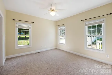 1851 29th Avenue Place NE Hickory NC 28601