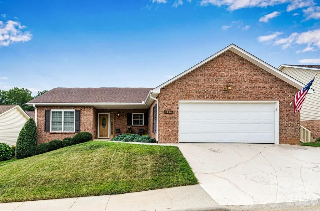 1284 Wexford Village Circle NE Lenoir NC 28645