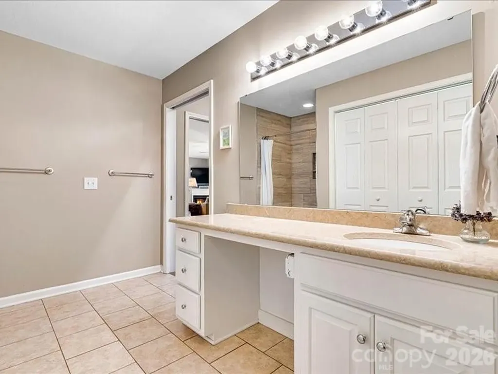1284 Wexford Village Circle NE Lenoir NC 28645