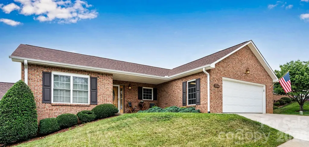 1284 Wexford Village Circle NE Lenoir NC 28645