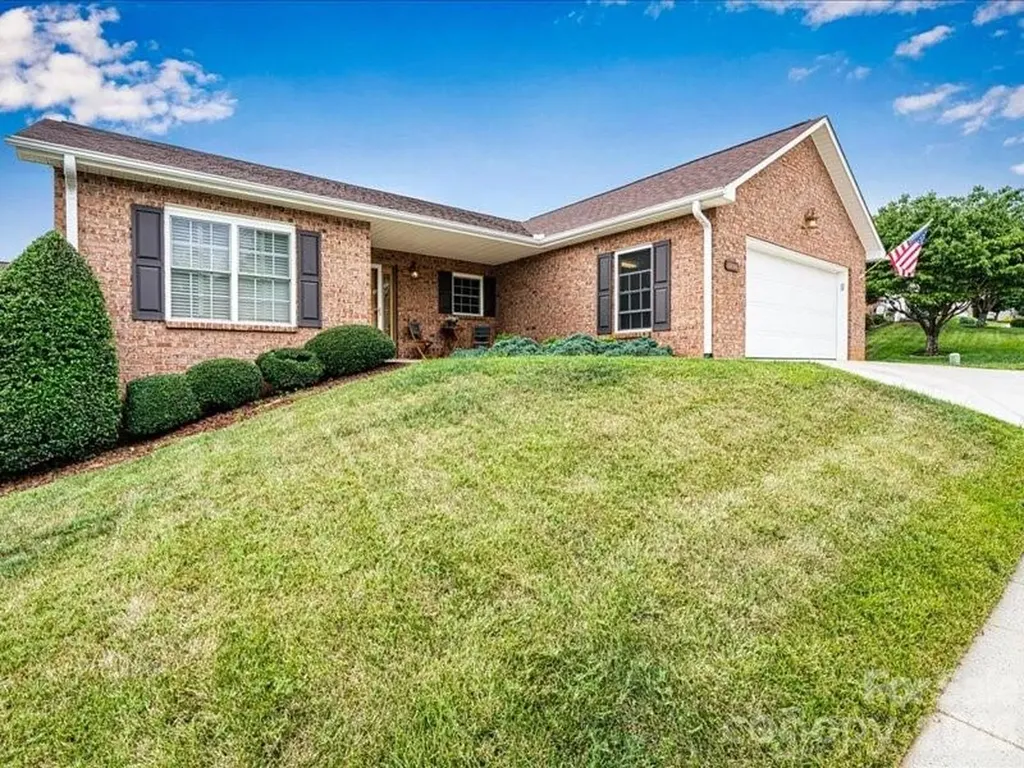 1284 Wexford Village Circle NE Lenoir NC 28645