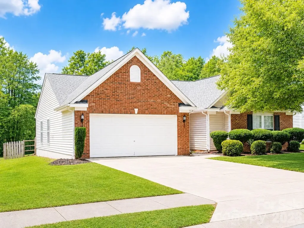 325 Dutchmans Meadow Drive Mount Holly NC 28120