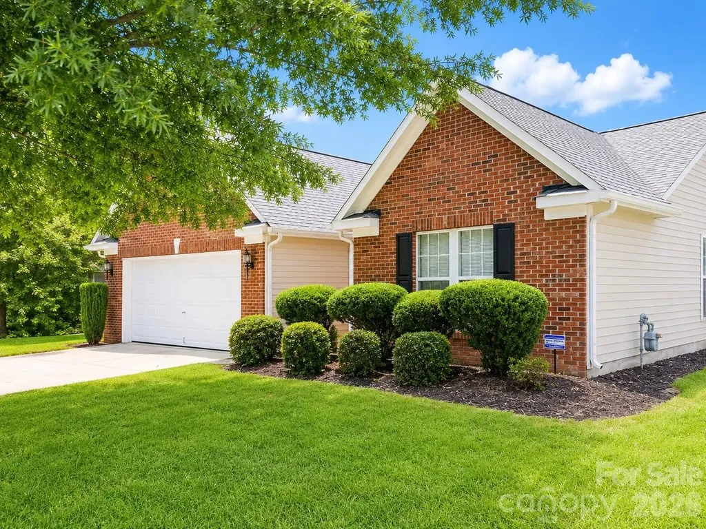 325 Dutchmans Meadow Drive Mount Holly NC 28120