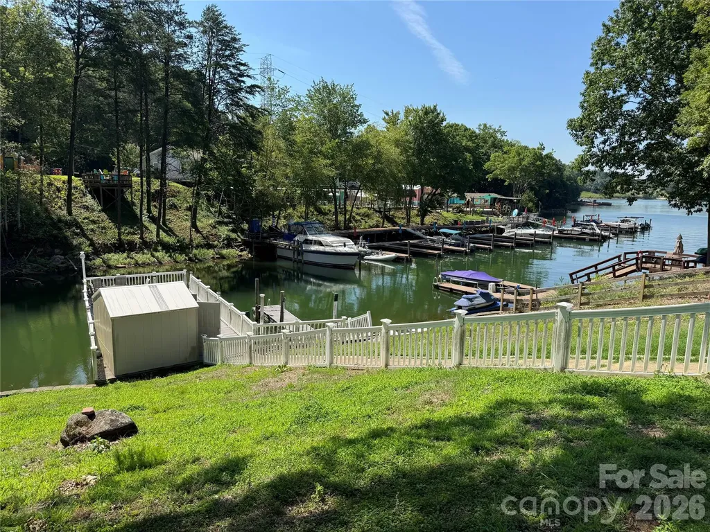 4520 Lake Drive Sherrills Ford NC 28673