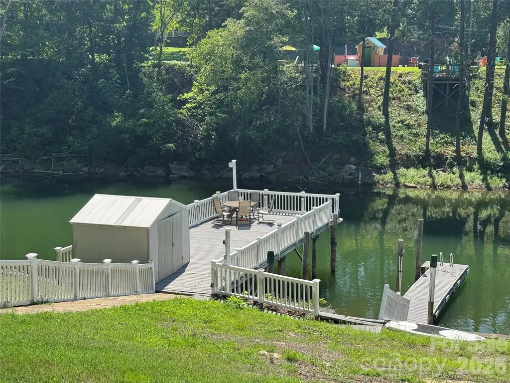 4520 Lake Drive Sherrills Ford NC 28673