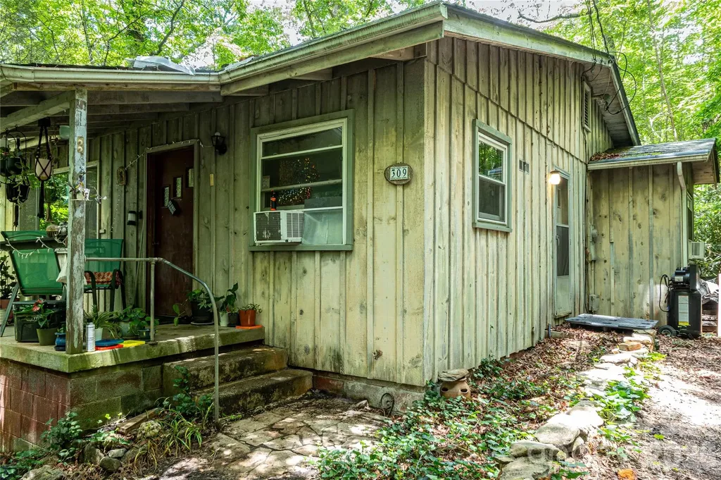 309 Sourwood Road Black Mountain NC 28711