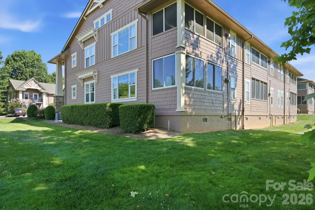 2705 Deermouse Way Hendersonville NC 28792
