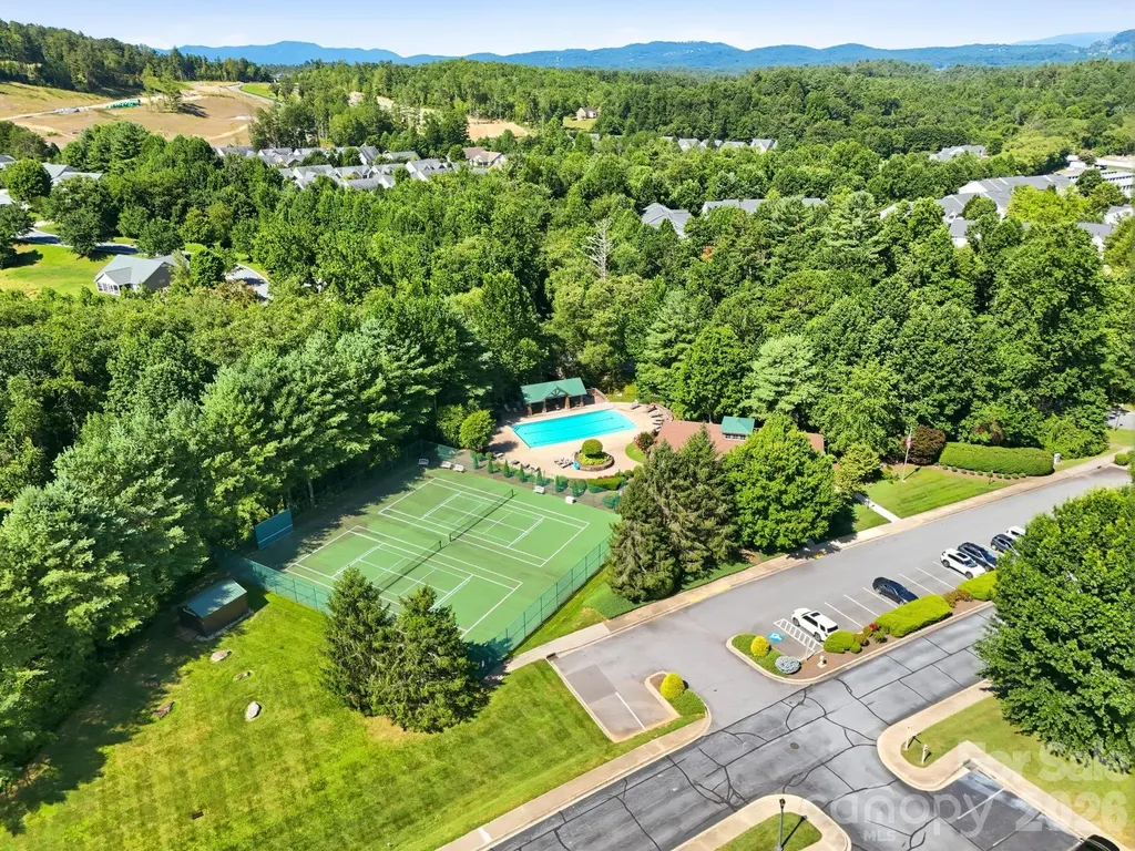 2705 Deermouse Way Hendersonville NC 28792