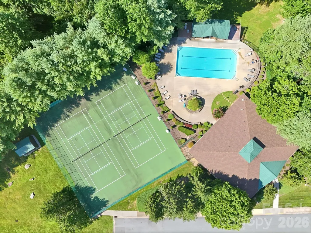 2705 Deermouse Way Hendersonville NC 28792