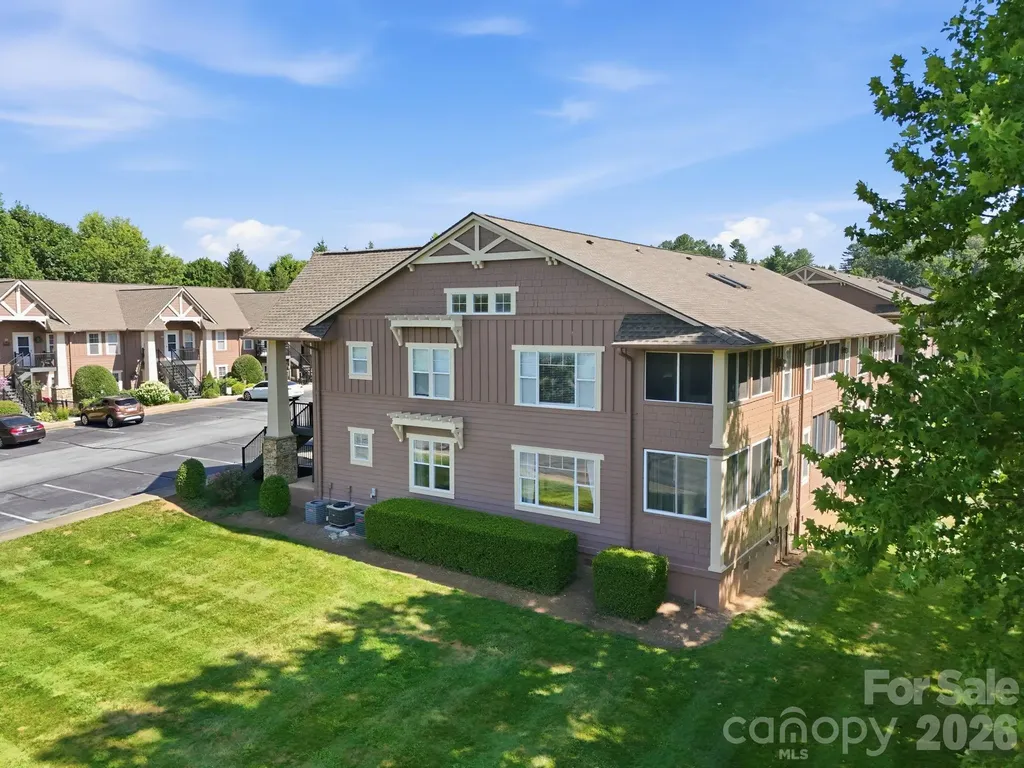 2705 Deermouse Way Hendersonville NC 28792