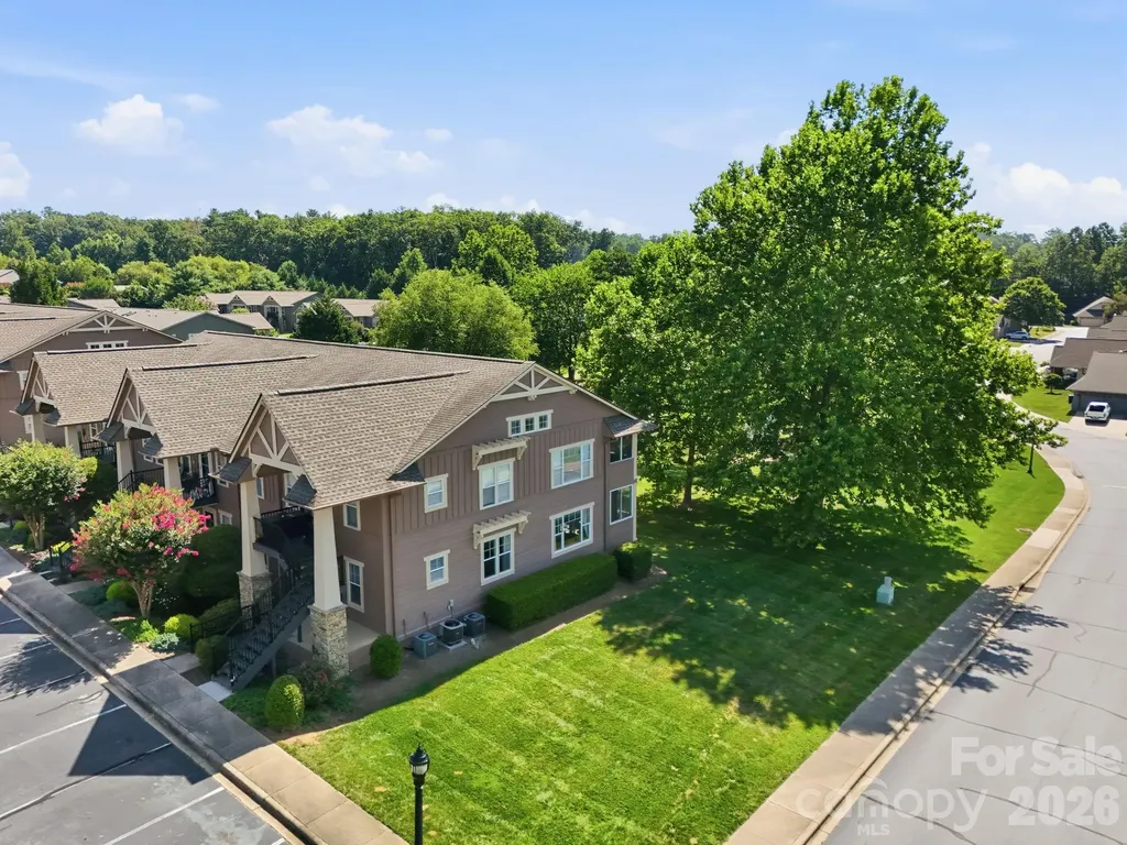 2705 Deermouse Way Hendersonville NC 28792