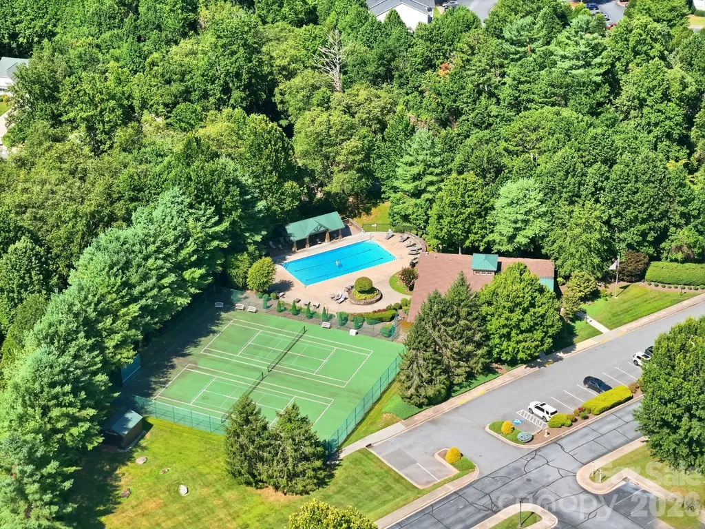 2705 Deermouse Way Hendersonville NC 28792