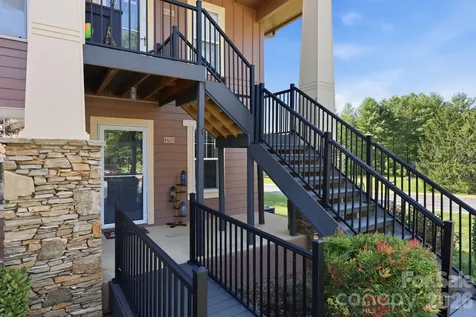 2705 Deermouse Way Hendersonville NC 28792