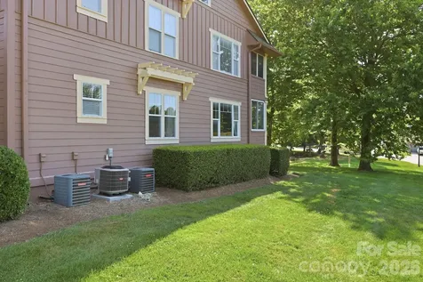 2705 Deermouse Way Hendersonville NC 28792