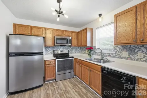 2705 Deermouse Way Hendersonville NC 28792