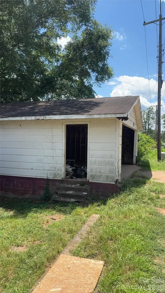 197 Main Street Henrietta NC 28076