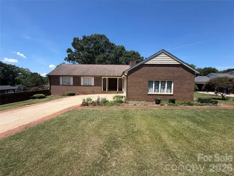 3721 9th Street Drive NE Hickory NC 28601
