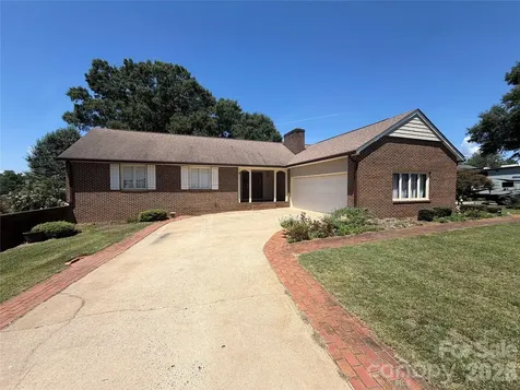 3721 9th Street Drive NE Hickory NC 28601