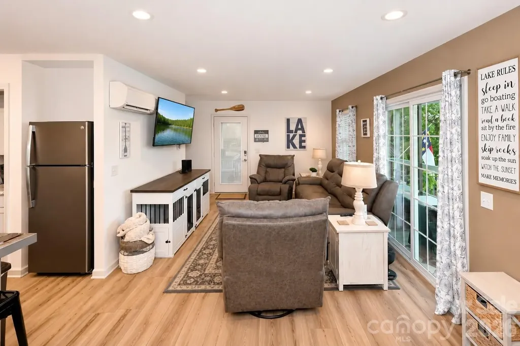 6208 Vandresser Point Hickory NC 28601