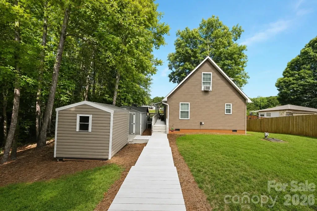 6208 Vandresser Point Hickory NC 28601