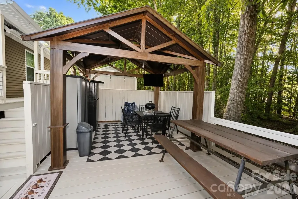 6208 Vandresser Point Hickory NC 28601