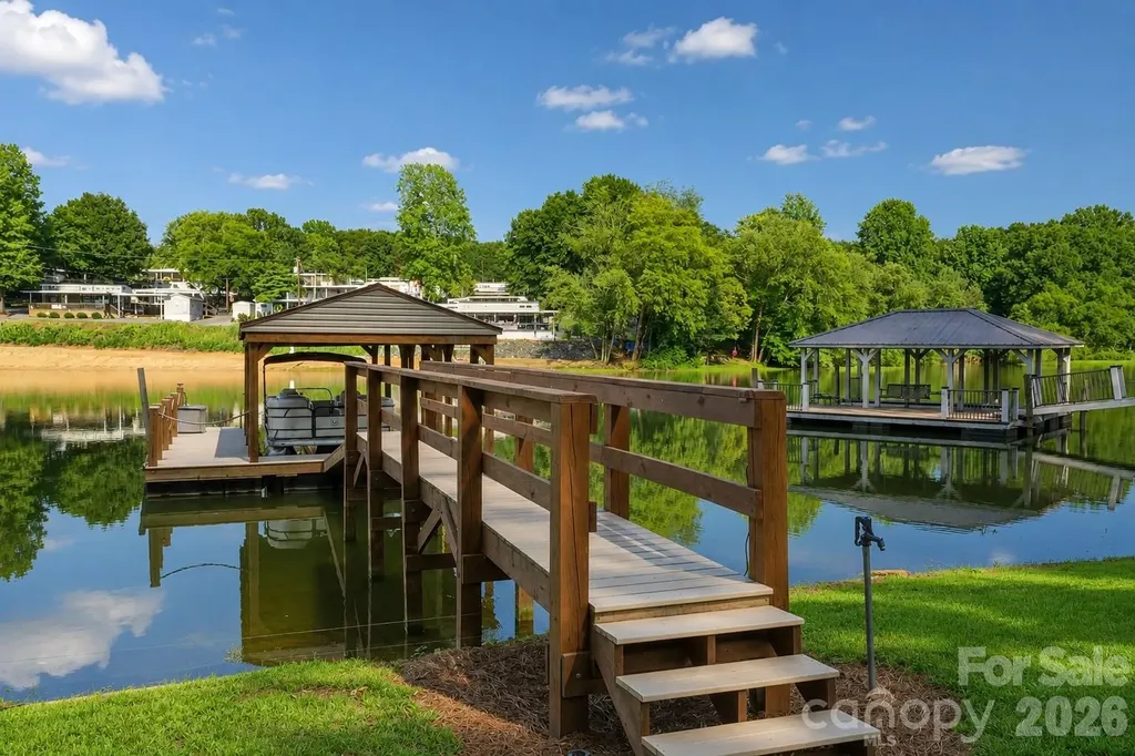 6208 Vandresser Point Hickory NC 28601
