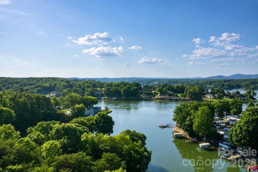6208 Vandresser Point Hickory NC 28601