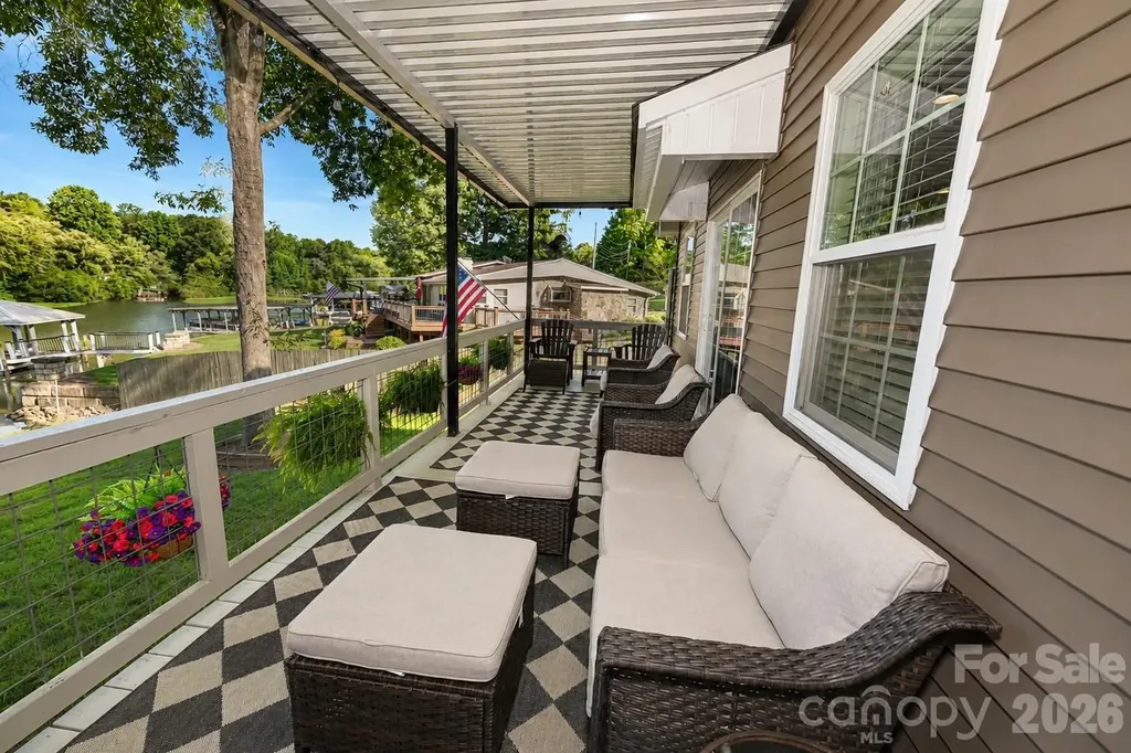 6208 Vandresser Point Hickory NC 28601