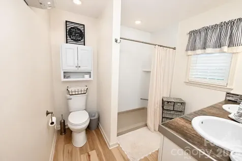 6208 Vandresser Point Hickory NC 28601