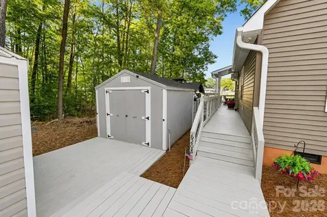 6208 Vandresser Point Hickory NC 28601