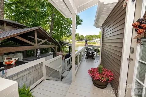 6208 Vandresser Point Hickory NC 28601