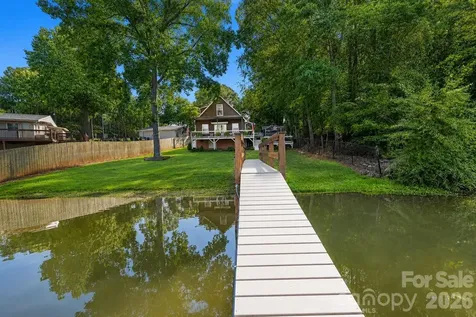 6208 Vandresser Point Hickory NC 28601