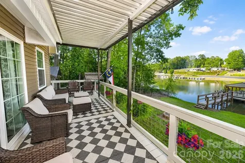 6208 Vandresser Point Hickory NC 28601