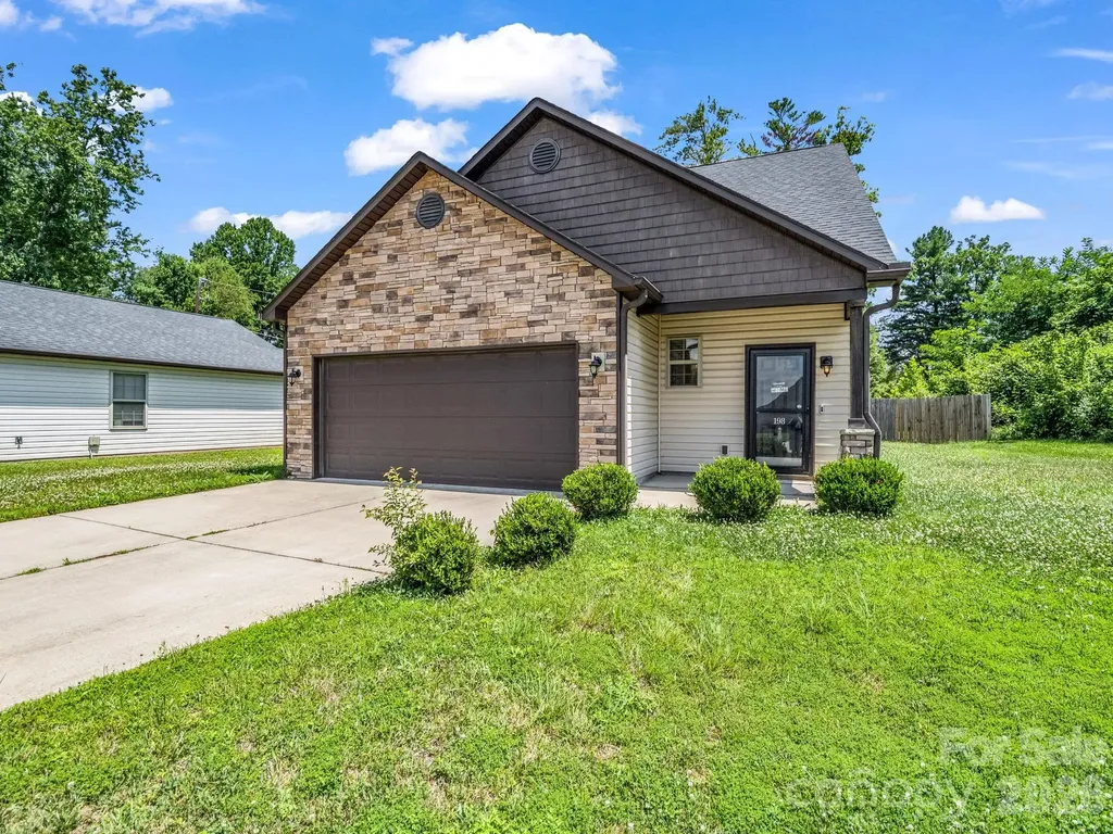 198 N River Road Fletcher NC 28732