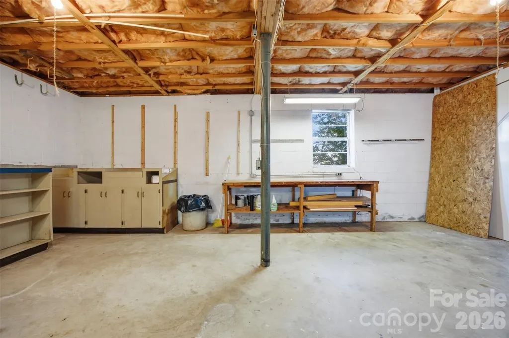 128 Old Hollis Road Ellenboro NC 28040