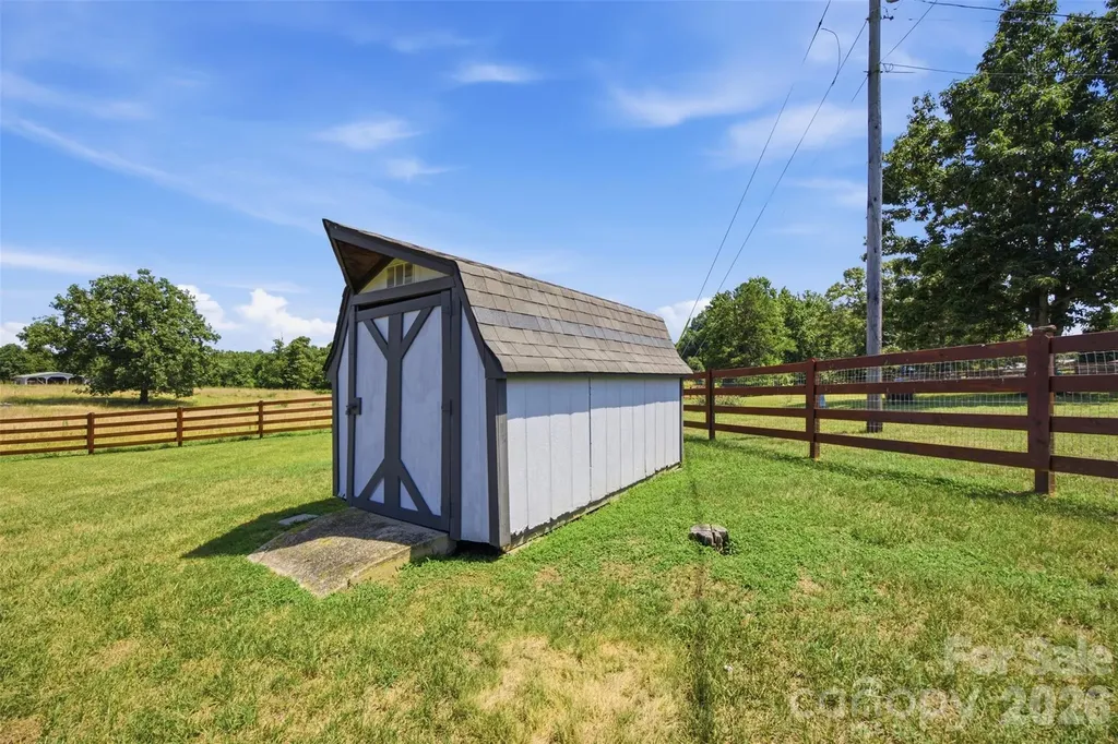 128 Old Hollis Road Ellenboro NC 28040