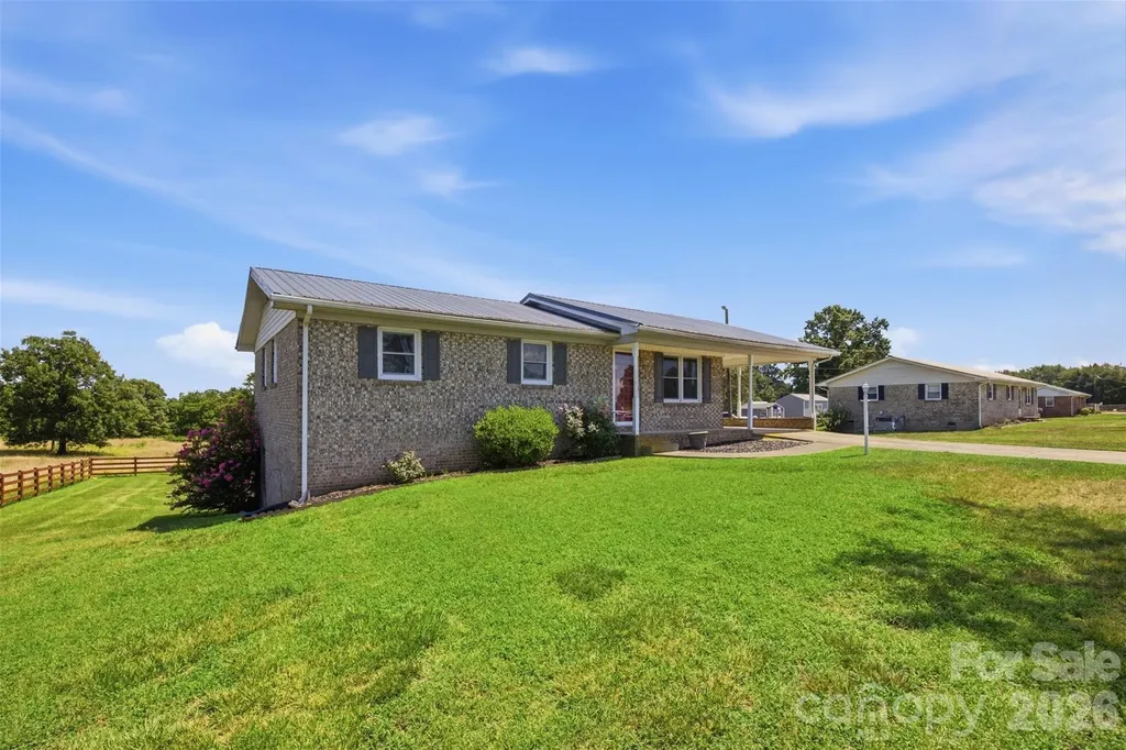 128 Old Hollis Road Ellenboro NC 28040
