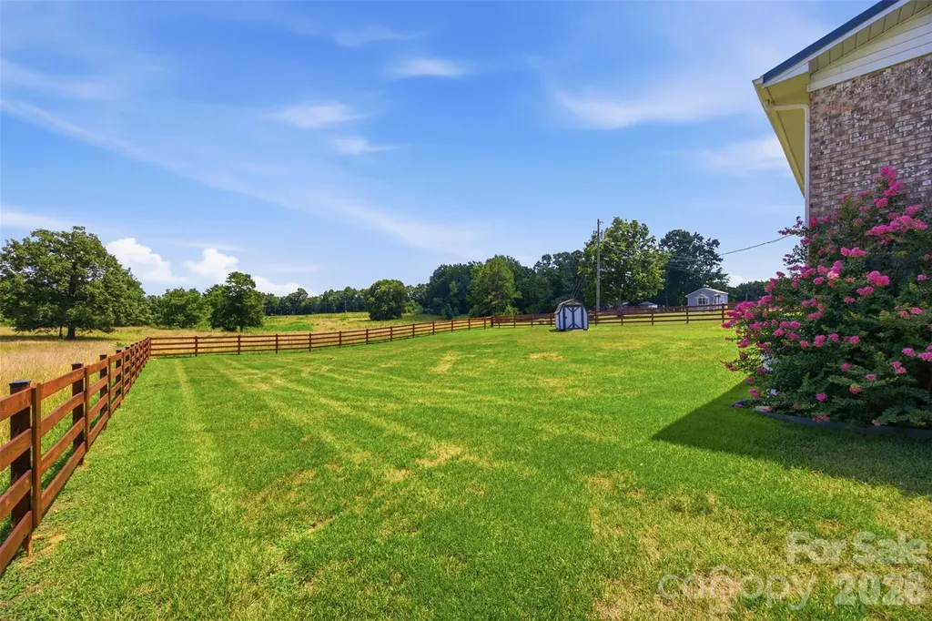 128 Old Hollis Road Ellenboro NC 28040