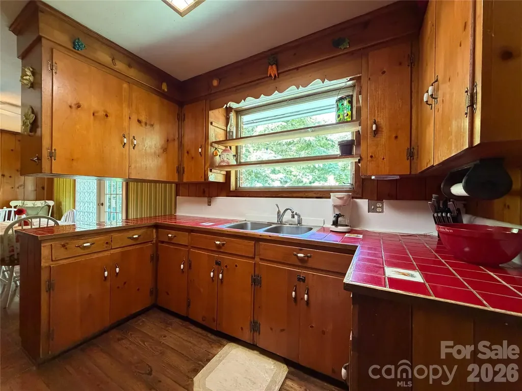 1345 Rock Hill Street Nebo NC 28761