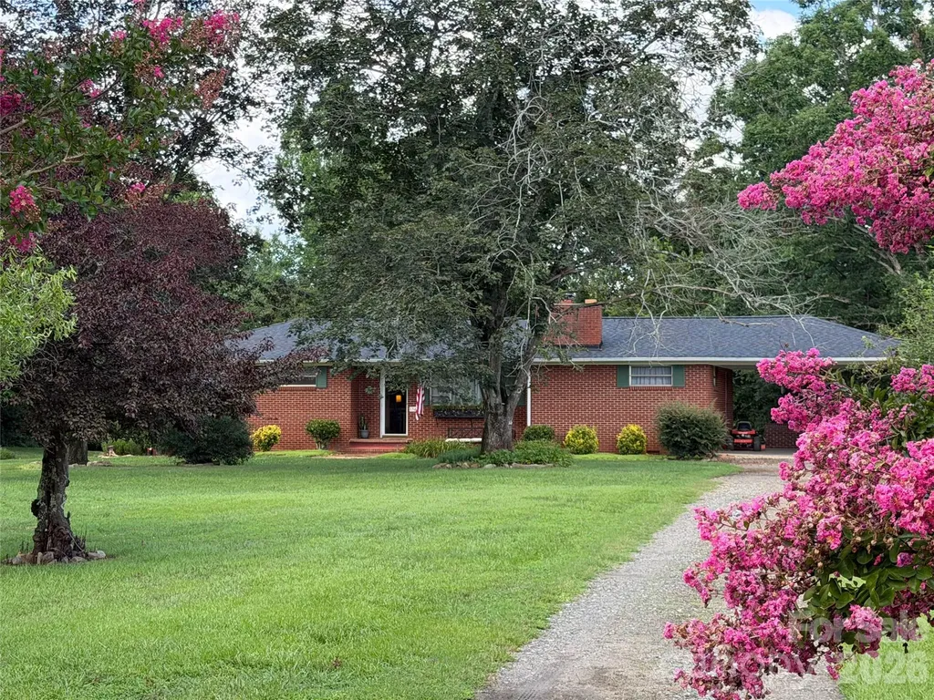 1345 Rock Hill Street Nebo NC 28761