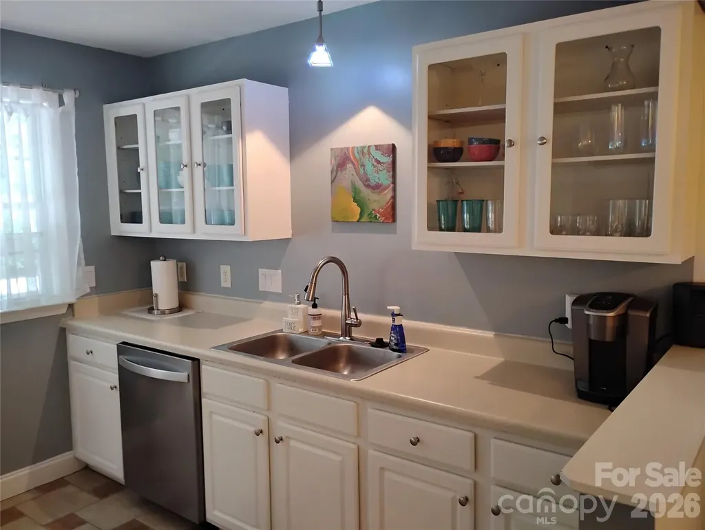 6726 Vlosi Drive Charlotte NC 28226