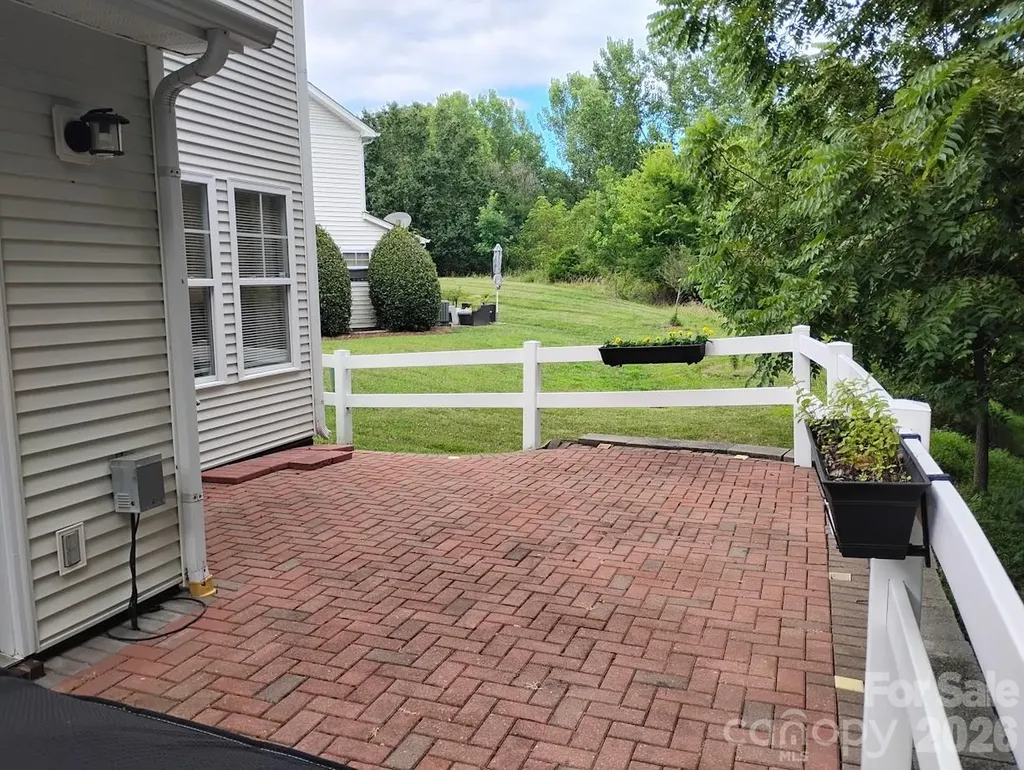 6726 Vlosi Drive Charlotte NC 28226