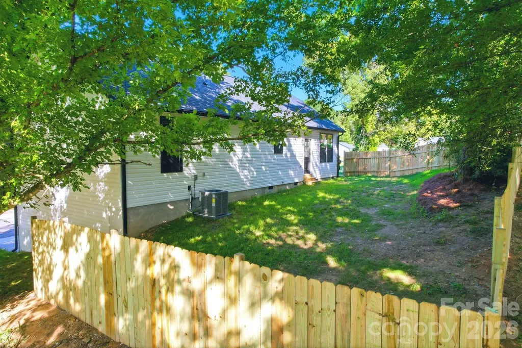 1111 W 7th Avenue Gastonia NC 28052