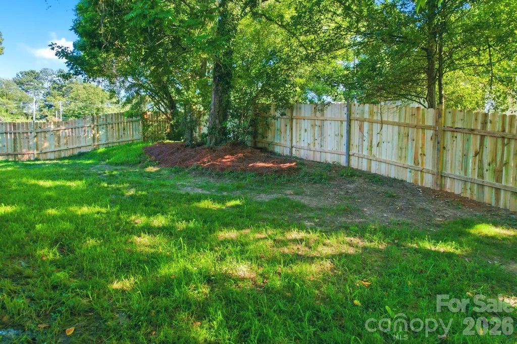 1111 W 7th Avenue Gastonia NC 28052