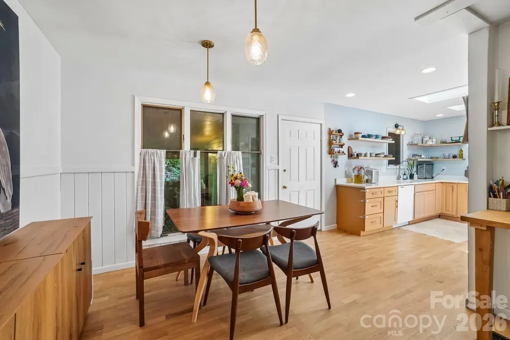 637 Cascade Lake Road Pisgah Forest NC 28768