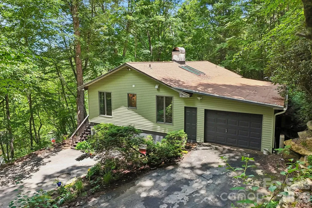 637 Cascade Lake Road Pisgah Forest NC 28768