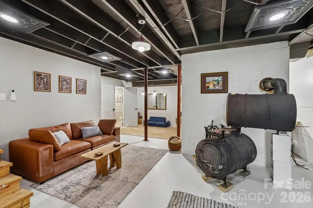 637 Cascade Lake Road Pisgah Forest NC 28768